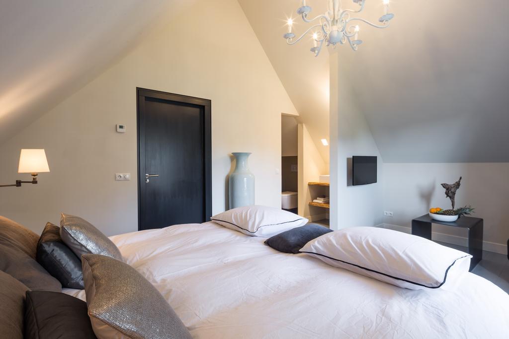 Bed & Breakfast Karakter Den Dungen Room photo